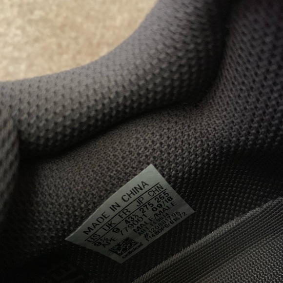 Adidas Yeezy 700 Mauve Size 9.5 100% Authentic - Picture 4 of 6